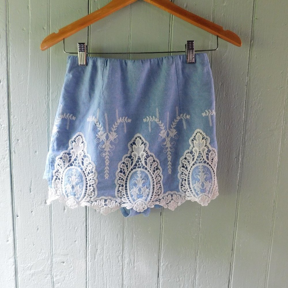 🐞 *Price Firm* Vintage Chambray Lace Mini